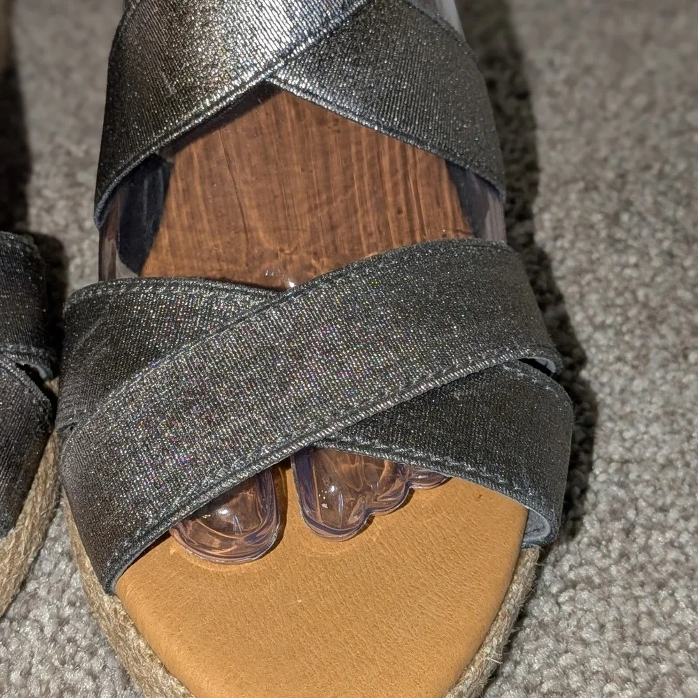 Andre Assous Metallic Pewter Elastic Espadrille Wedge Sandal Made in Spain 6 NEW